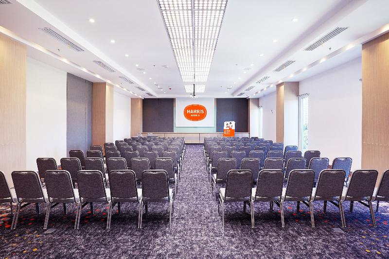 HARRIS Hotel and Convention Bundaran Satelit - Toplantı