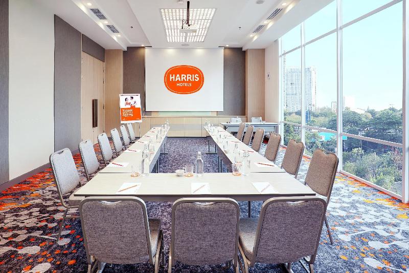 HARRIS Hotel and Convention Bundaran Satelit - Toplantı
