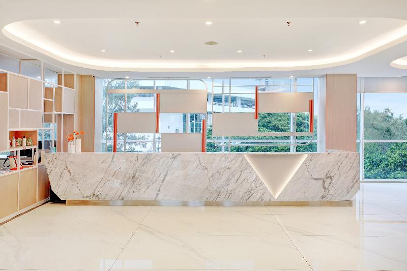 HARRIS Hotel and Convention Bundaran Satelit - Genel