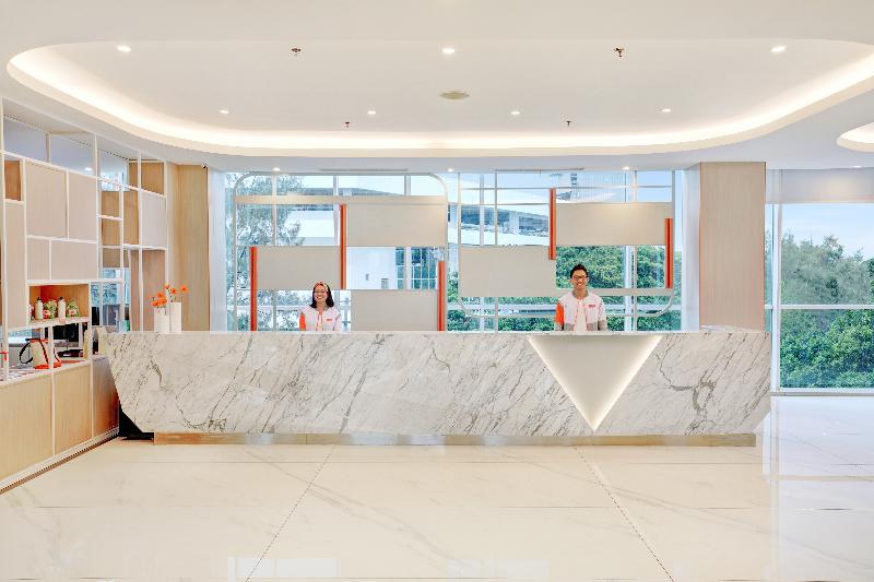 HARRIS Hotel and Convention Bundaran Satelit - Genel