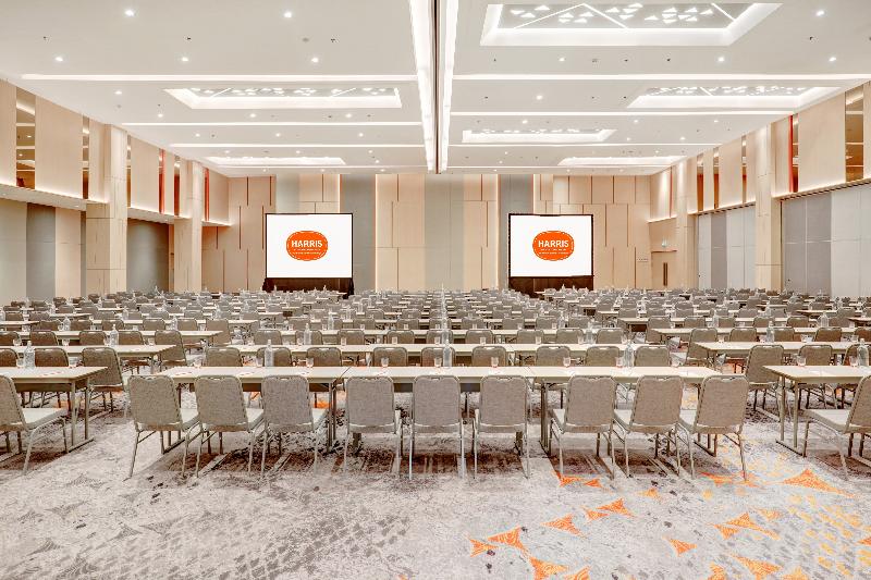 HARRIS Hotel and Convention Bundaran Satelit - Genel