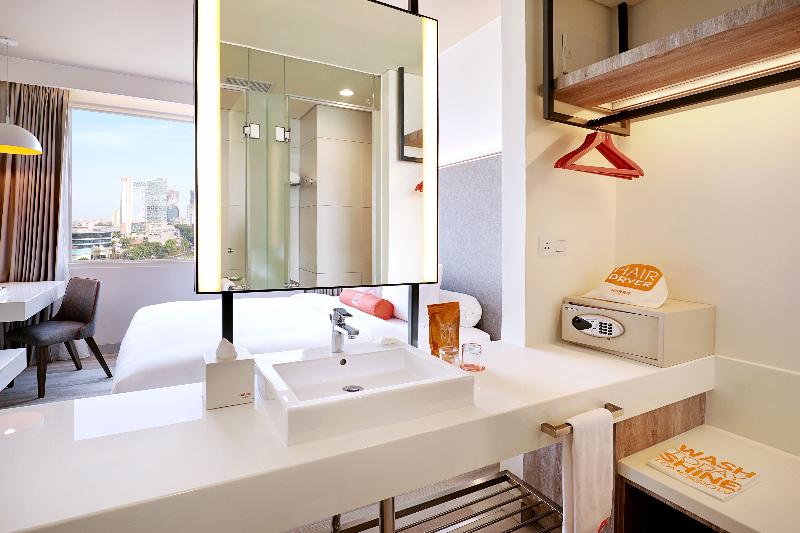 HARRIS Hotel and Convention Bundaran Satelit - Oda