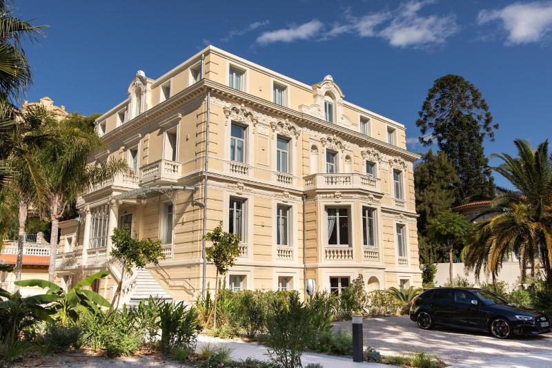 Villa Genesis - Genel
