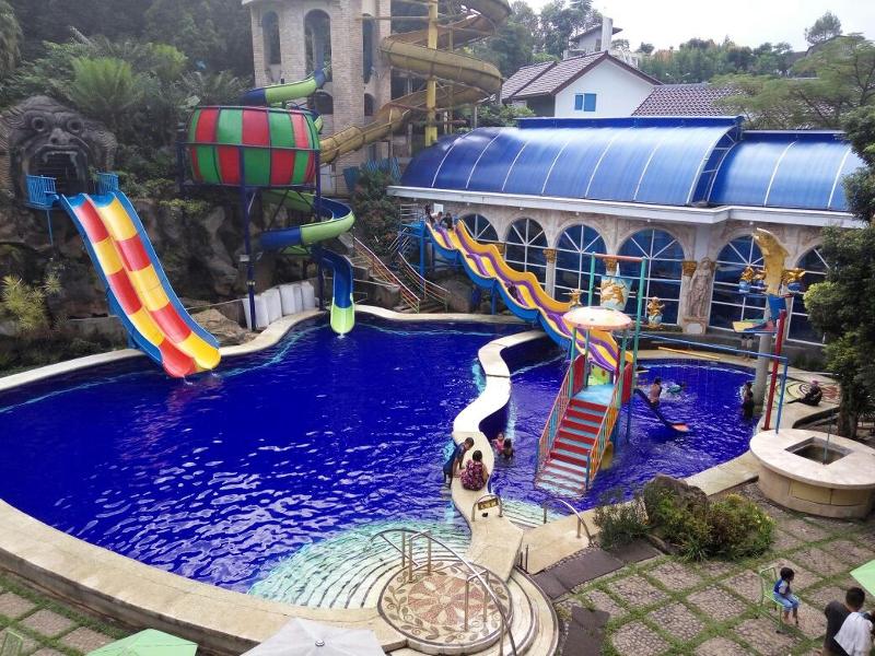 Grand Paradise Hotel Lembang - Havuz