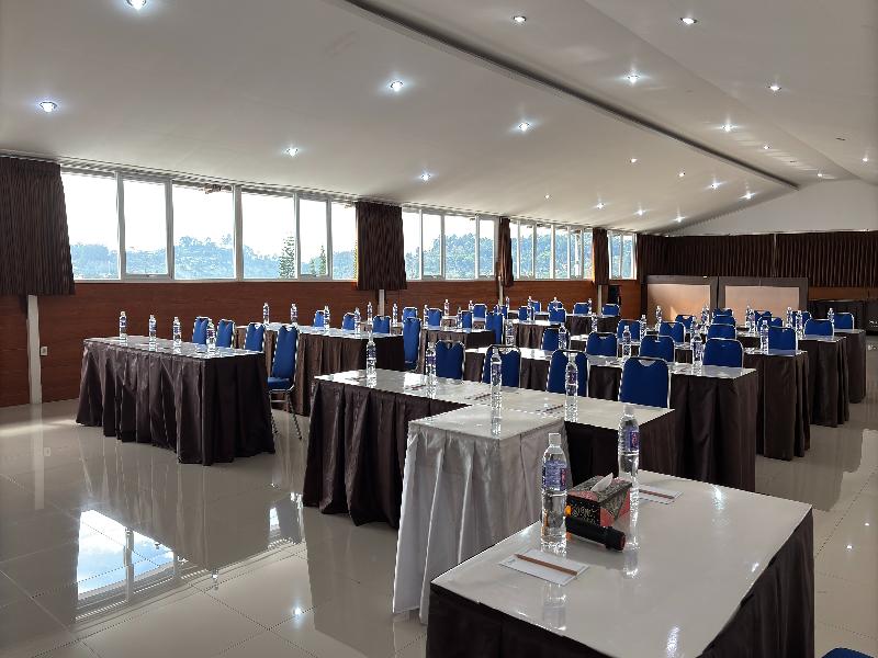 Hotel Bumi Makmur Indah by ZUZU - Toplantı