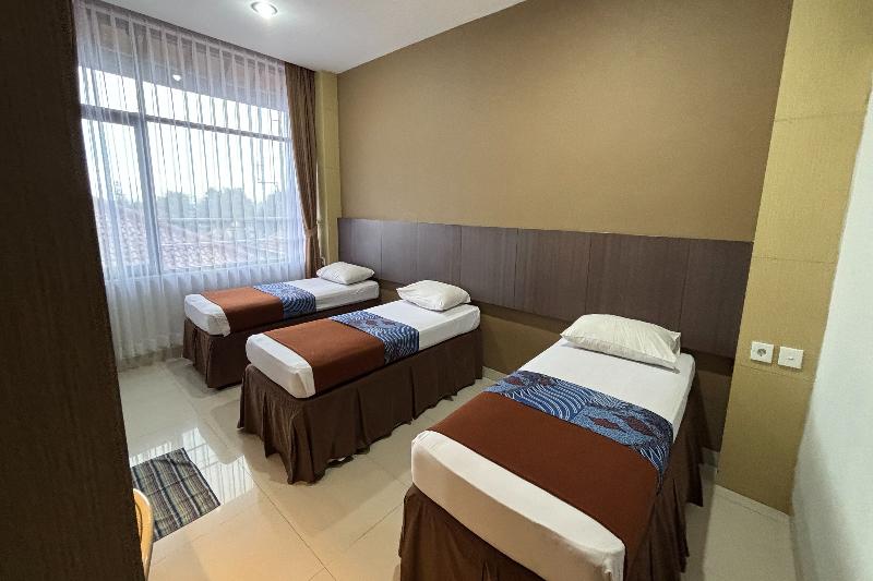 Hotel Bumi Makmur Indah by ZUZU - Oda