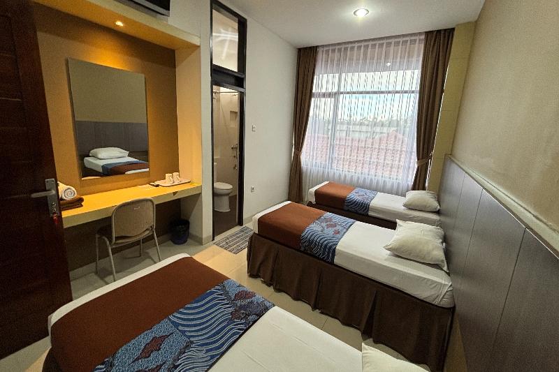 Hotel Bumi Makmur Indah by ZUZU - Oda