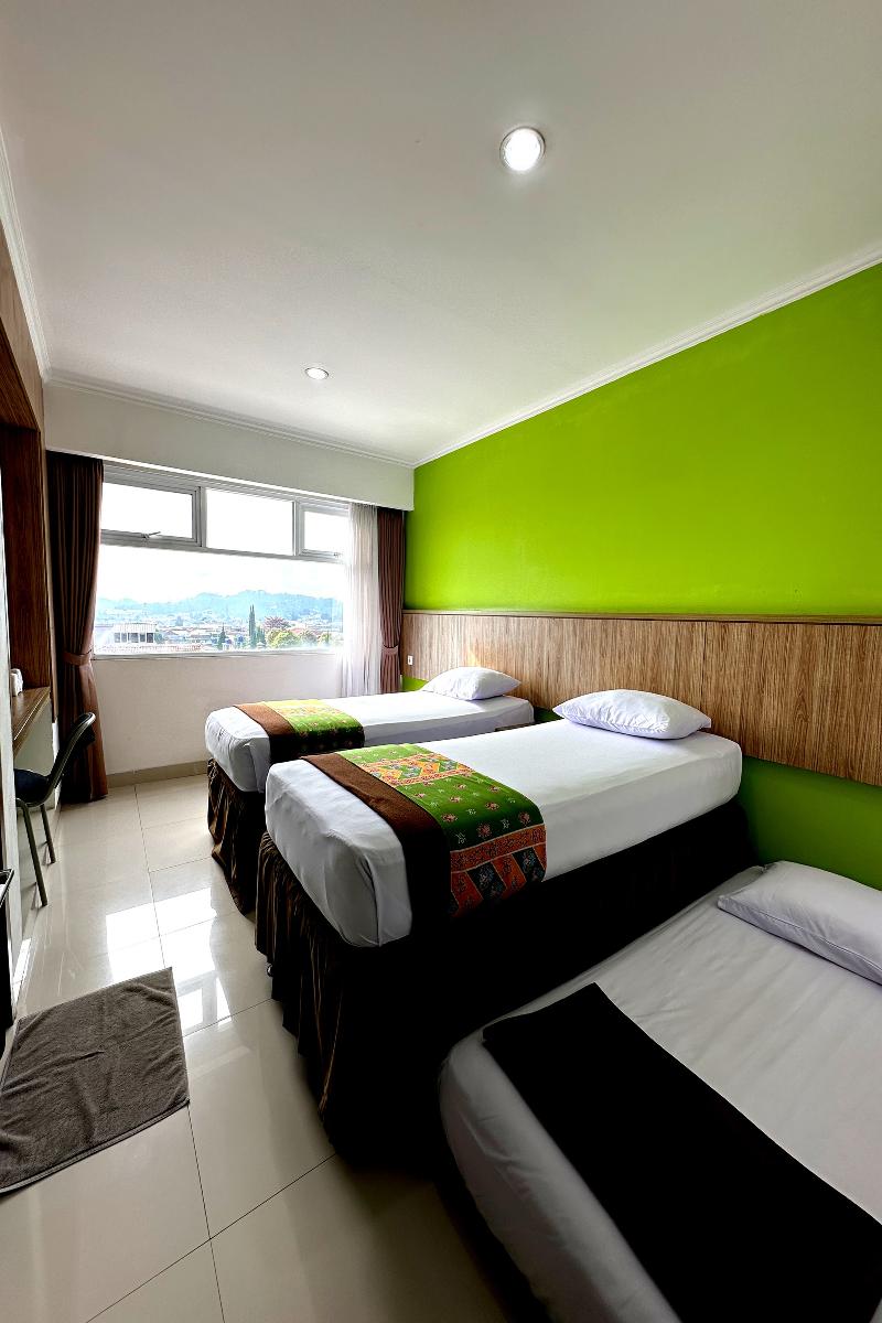 Hotel Bumi Makmur Indah by ZUZU - Oda