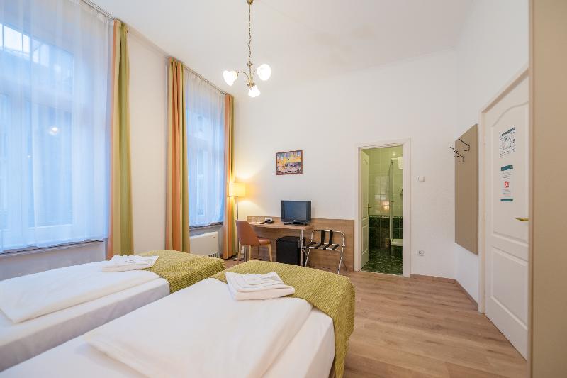 Baross Hotel by Mellow Mood Hotels - Oda