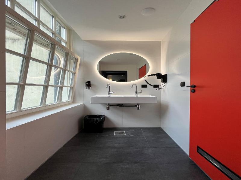 Heart Of Amsterdam - Genel