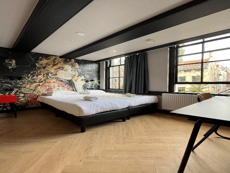 Heart Of Amsterdam - Oda
