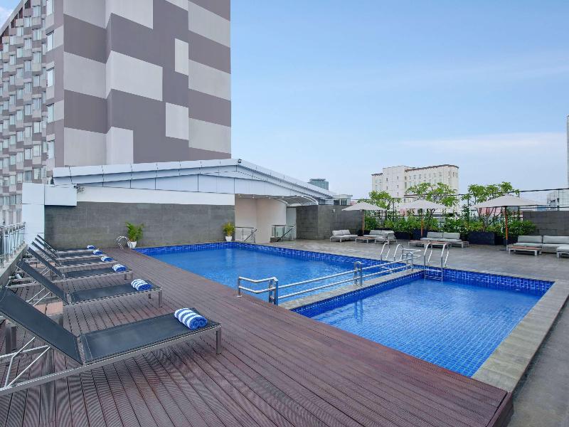 Novotel Jakarta Cikini - Havuz