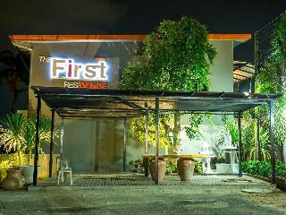 First Residence otel fotoğrafı