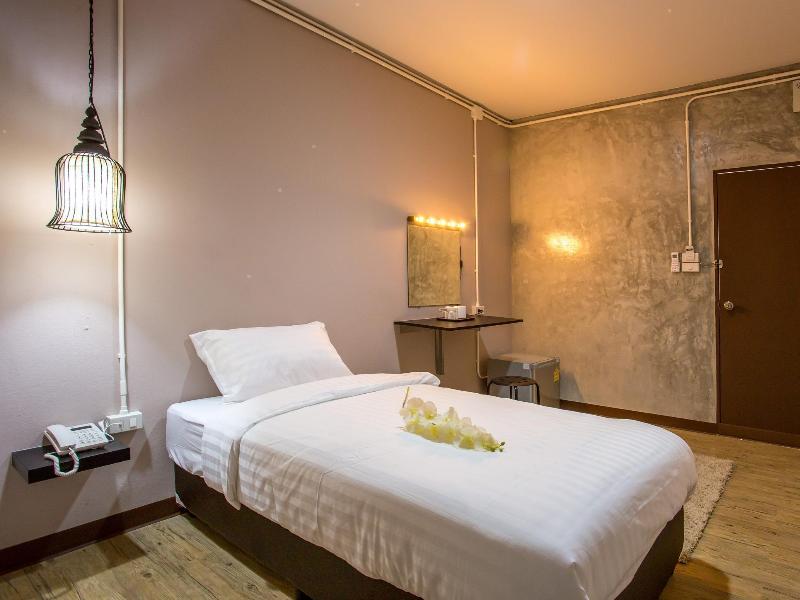 First Residence - Genel
