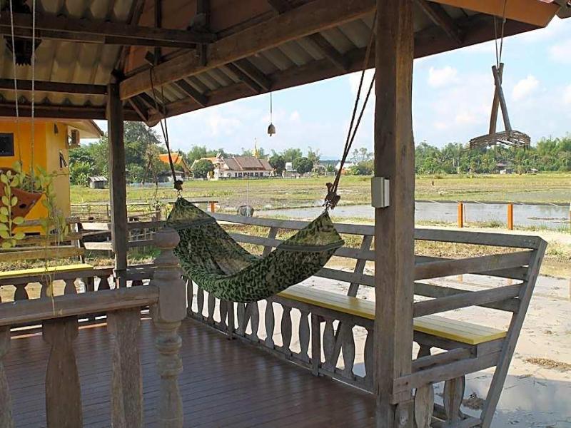 Country Retreat - Genel