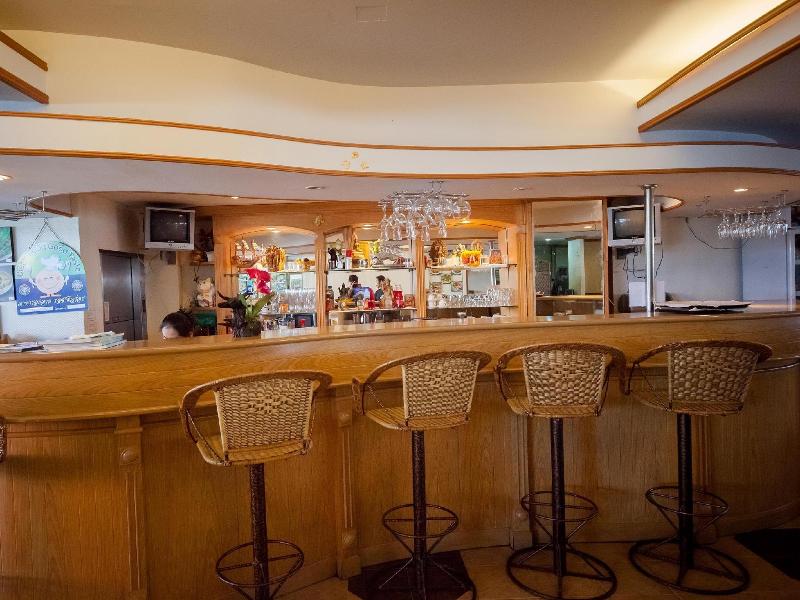 Seaview Sriracha Hotel - Bar