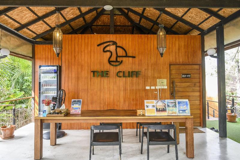 The Cliff Lipe Resort - Lobi