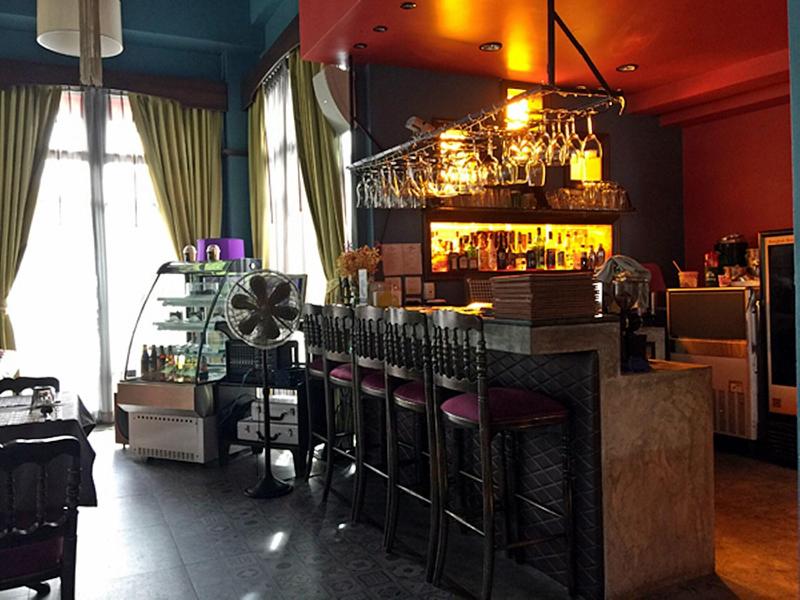 The Bridge Residence Hotel - Lobi