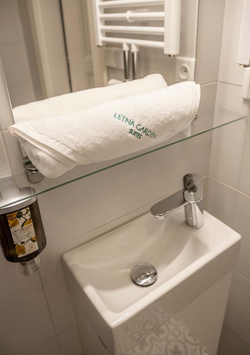Letna Garden Suites - Oda