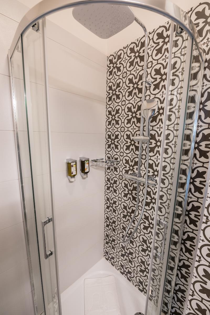 Letna Garden Suites - Oda