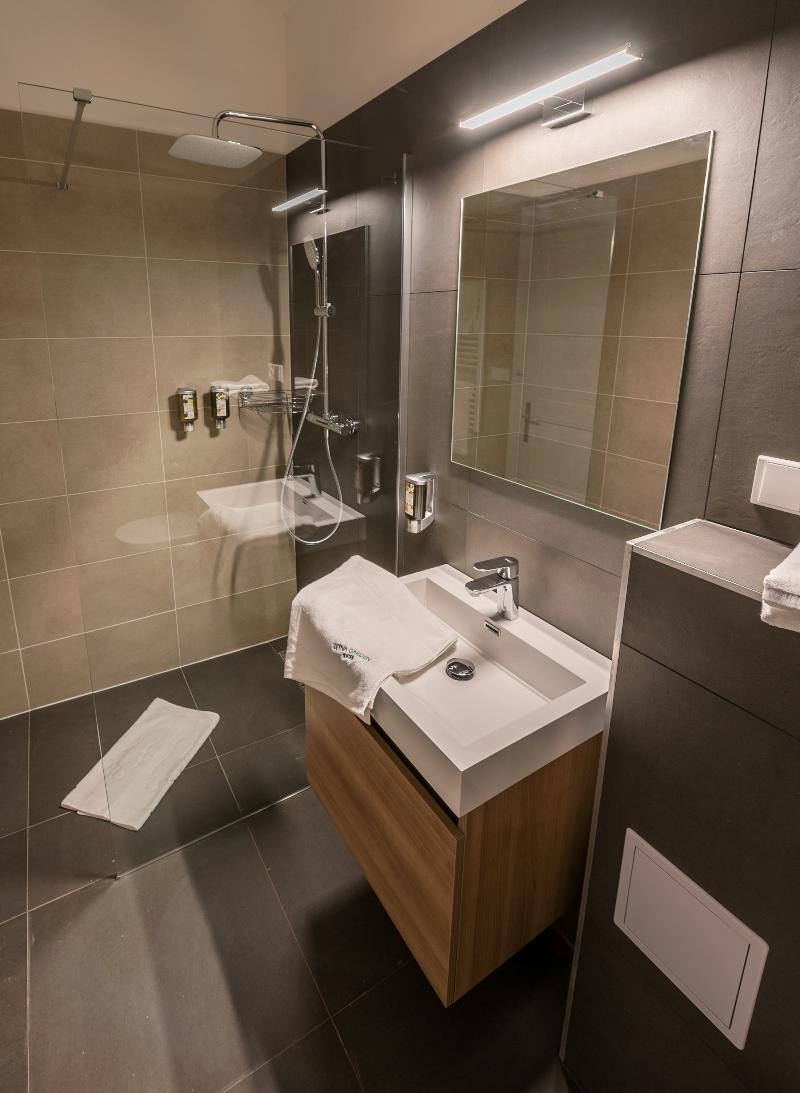 Letna Garden Suites - Oda