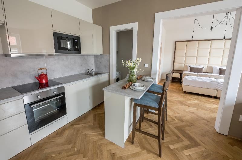 Letna Garden Suites - Oda