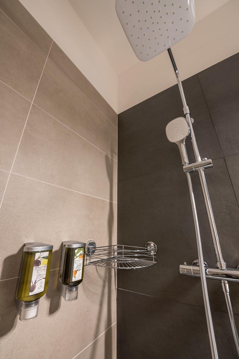Letna Garden Suites - Oda
