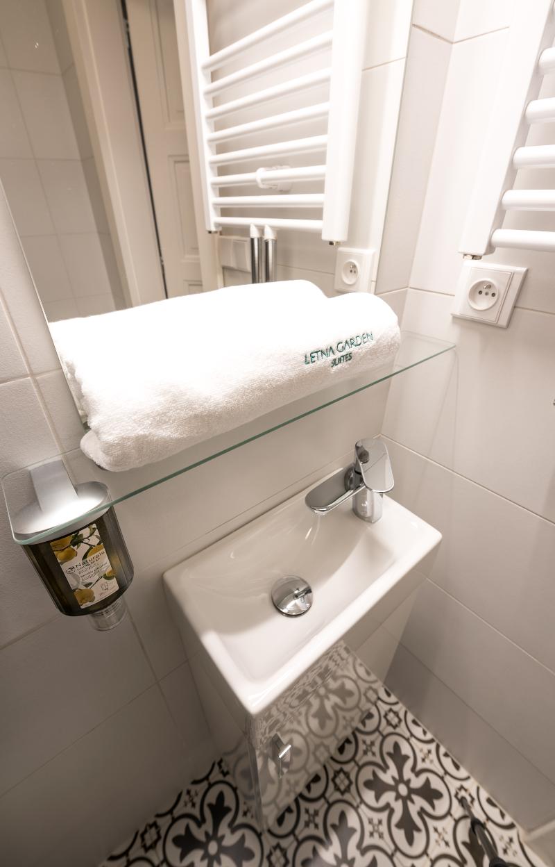 Letna Garden Suites - Oda