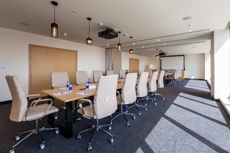 Premier Inn Dragon Mart Hotel - Toplantı