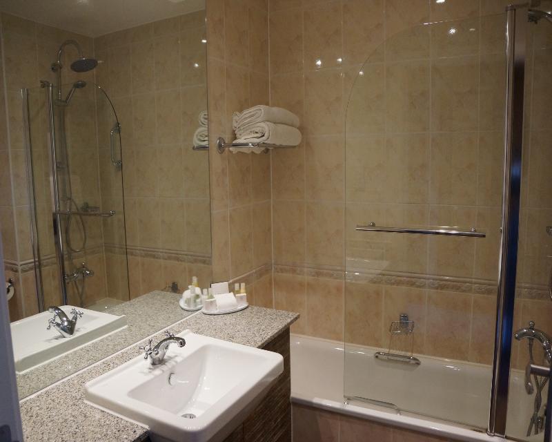 The Carnoustie Golf Hotel - Oda