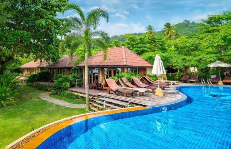Thiwson Beach Resort - Havuz