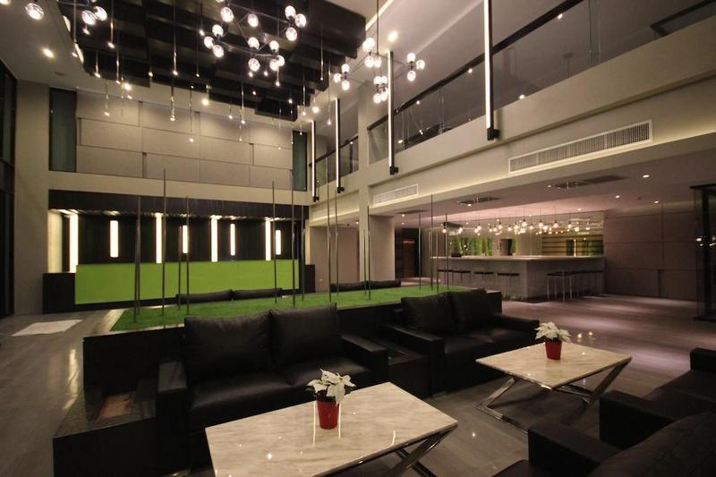 Season Five Hotel - Lobi