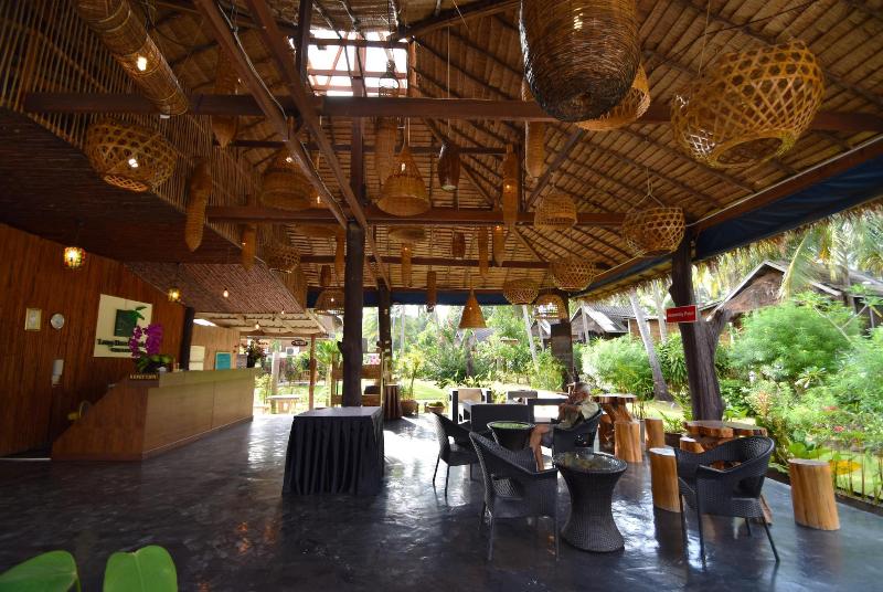 Long Beach Chalet - Lobi