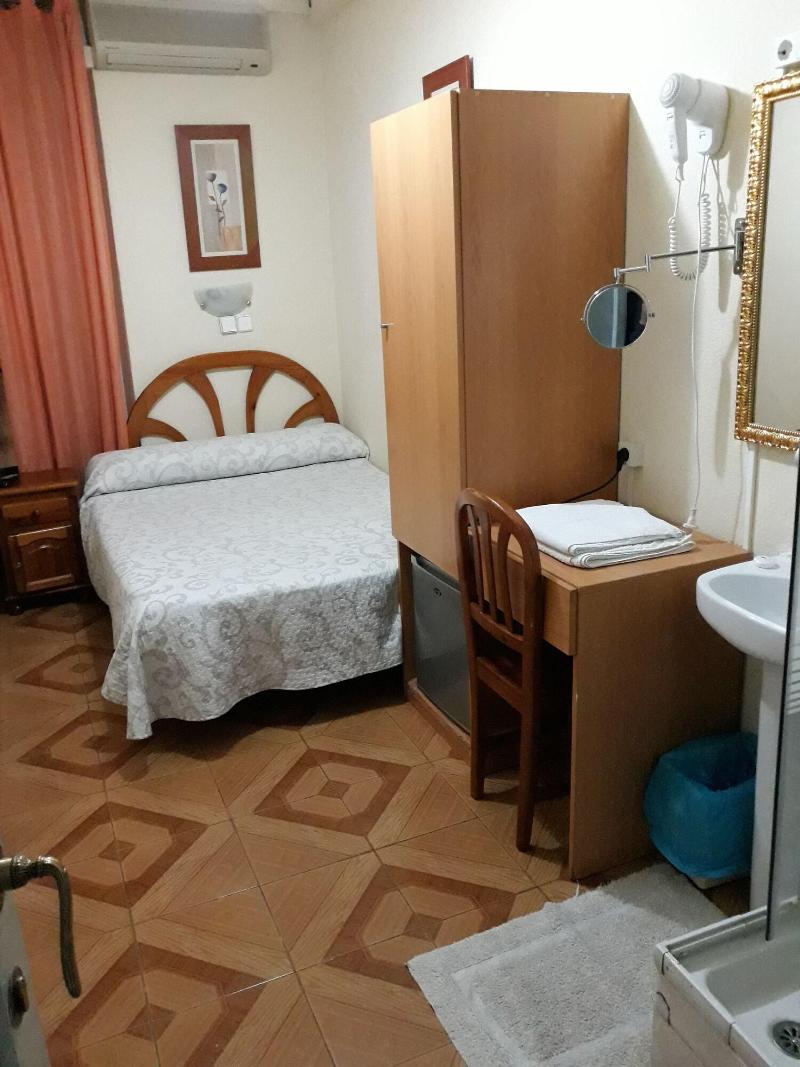 Hostal Fuentesol - Oda