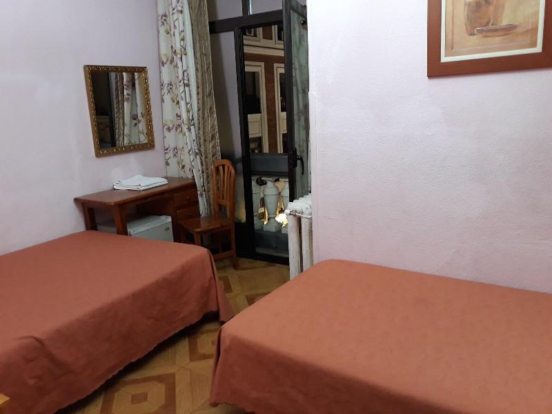 Hostal Fuentesol - Oda