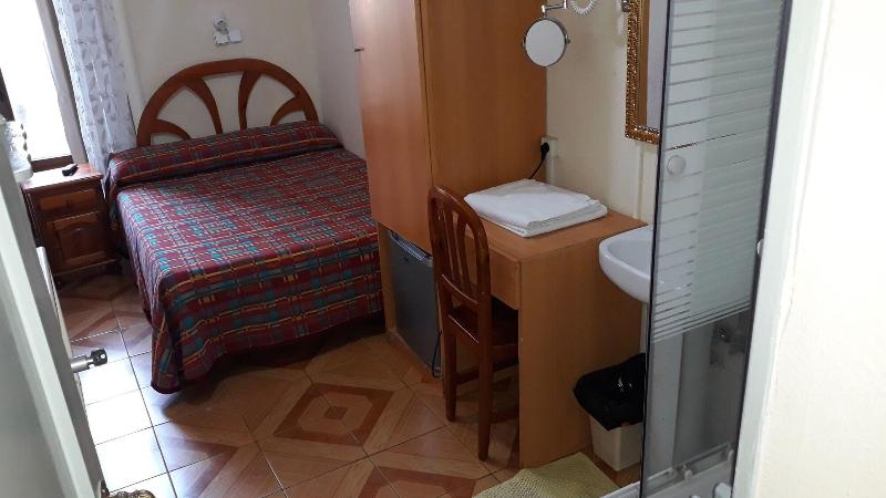 Hostal Fuentesol - Oda