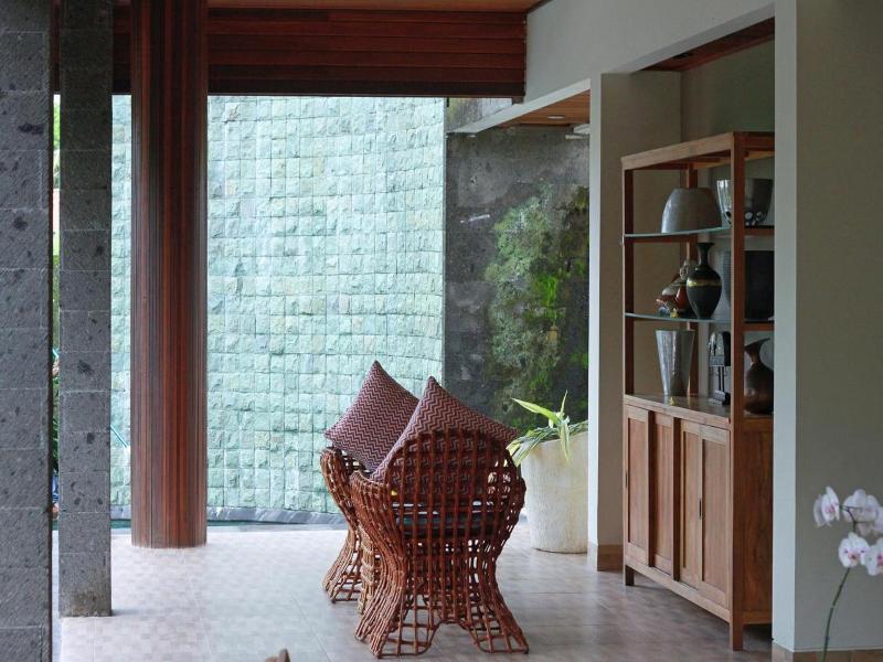 Sarin Ubud Suite - Lobi