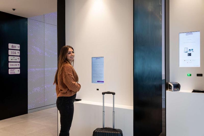 Yotel Porto - Lobi