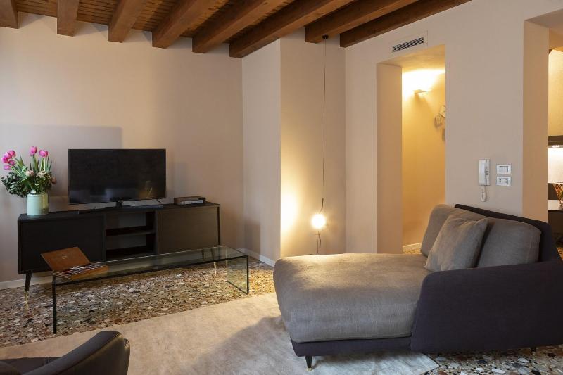 Corte Di Gabriela - Oda