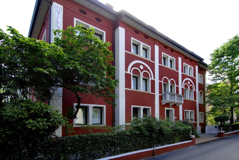Villa Pannonia - Genel