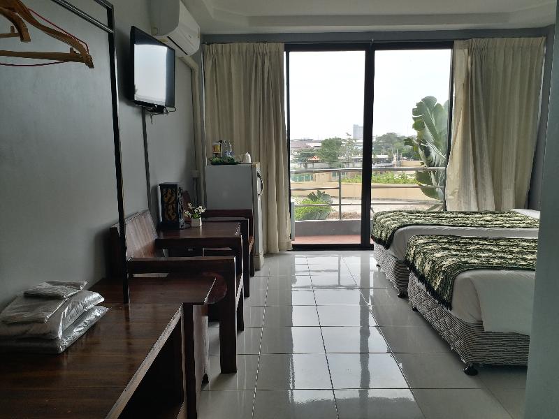 Platinum Place by ZUZU - Oda