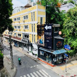 Thonglor Suites Hotel otel fotoğrafı