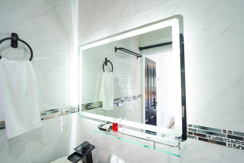 Thonglor Suites Hotel - Oda