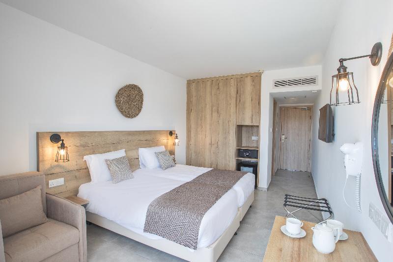 Bohemian Gardens Hotel - Oda