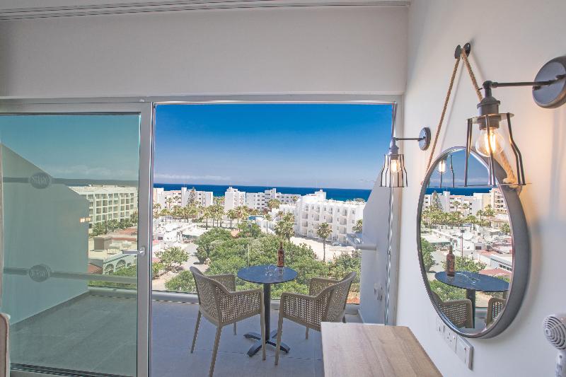 Bohemian Gardens Hotel - Oda
