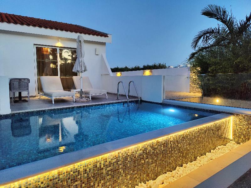 Bohemian Gardens Hotel - Oda