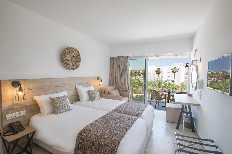 Bohemian Gardens Hotel - Oda
