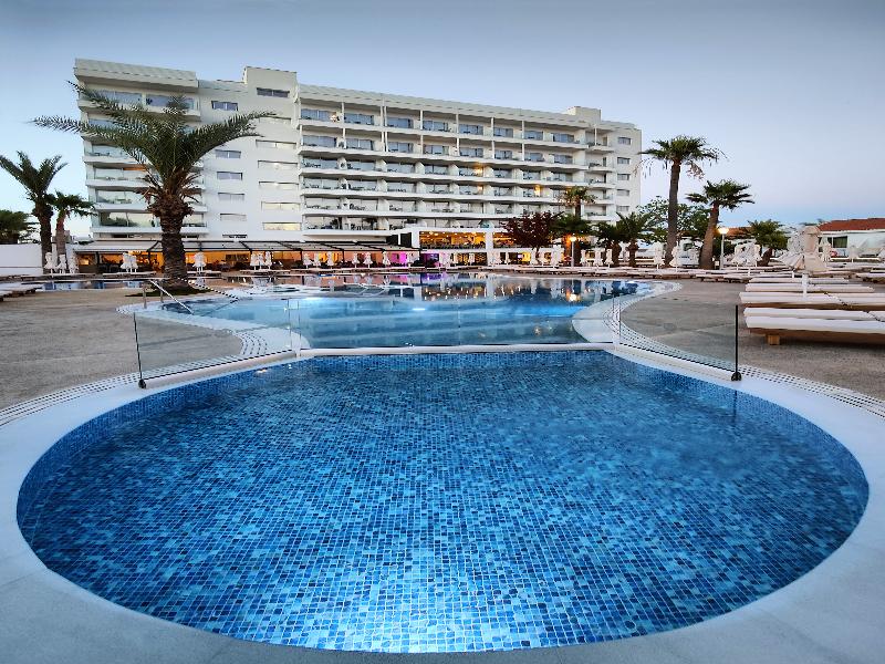 Bohemian Gardens Hotel - Havuz