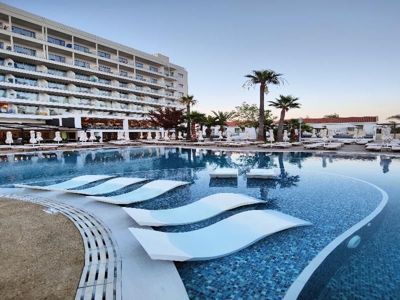 Bohemian Gardens Hotel - Havuz