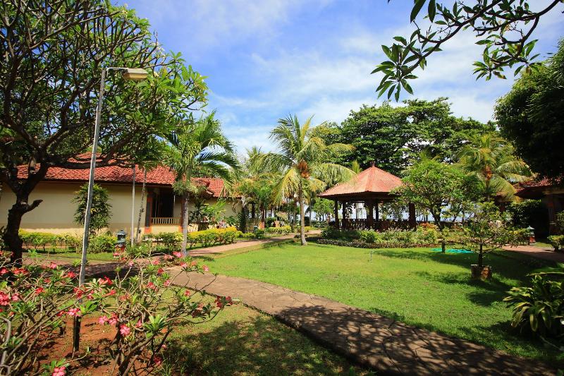 Lovina Beach Hotel - Genel